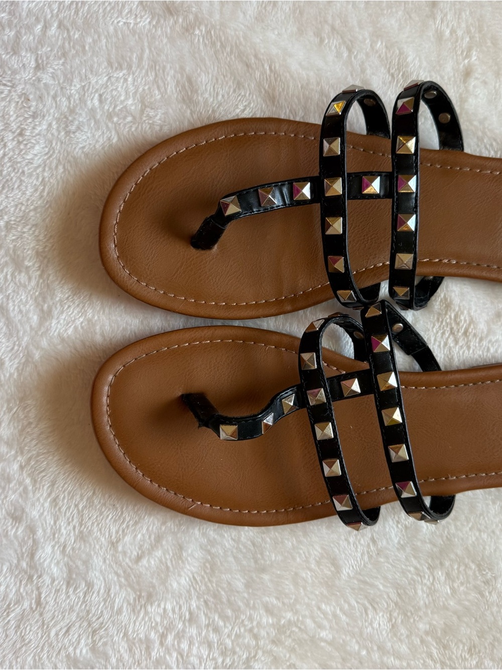 Source Unknown Black Studded Strappy Sandals with Brown Footbed
